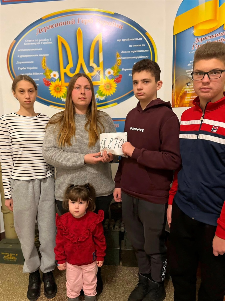 Кошти передали порівну двом дружинам захисників