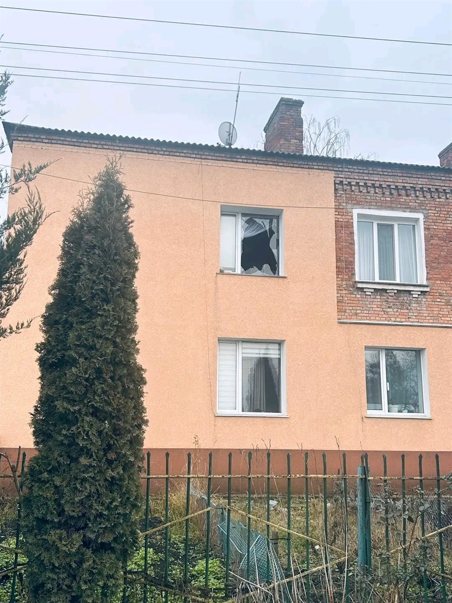 Пошкоджені житлові будинки в Шепетівці 